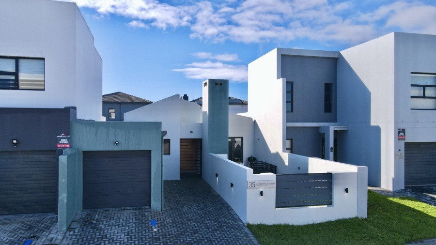 To Let 3 Bedroom Property for Rent in Sandown Western Cape
